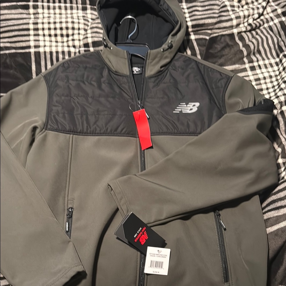 New Balance Black and Camo Green Performance Jacket with Quilted Design